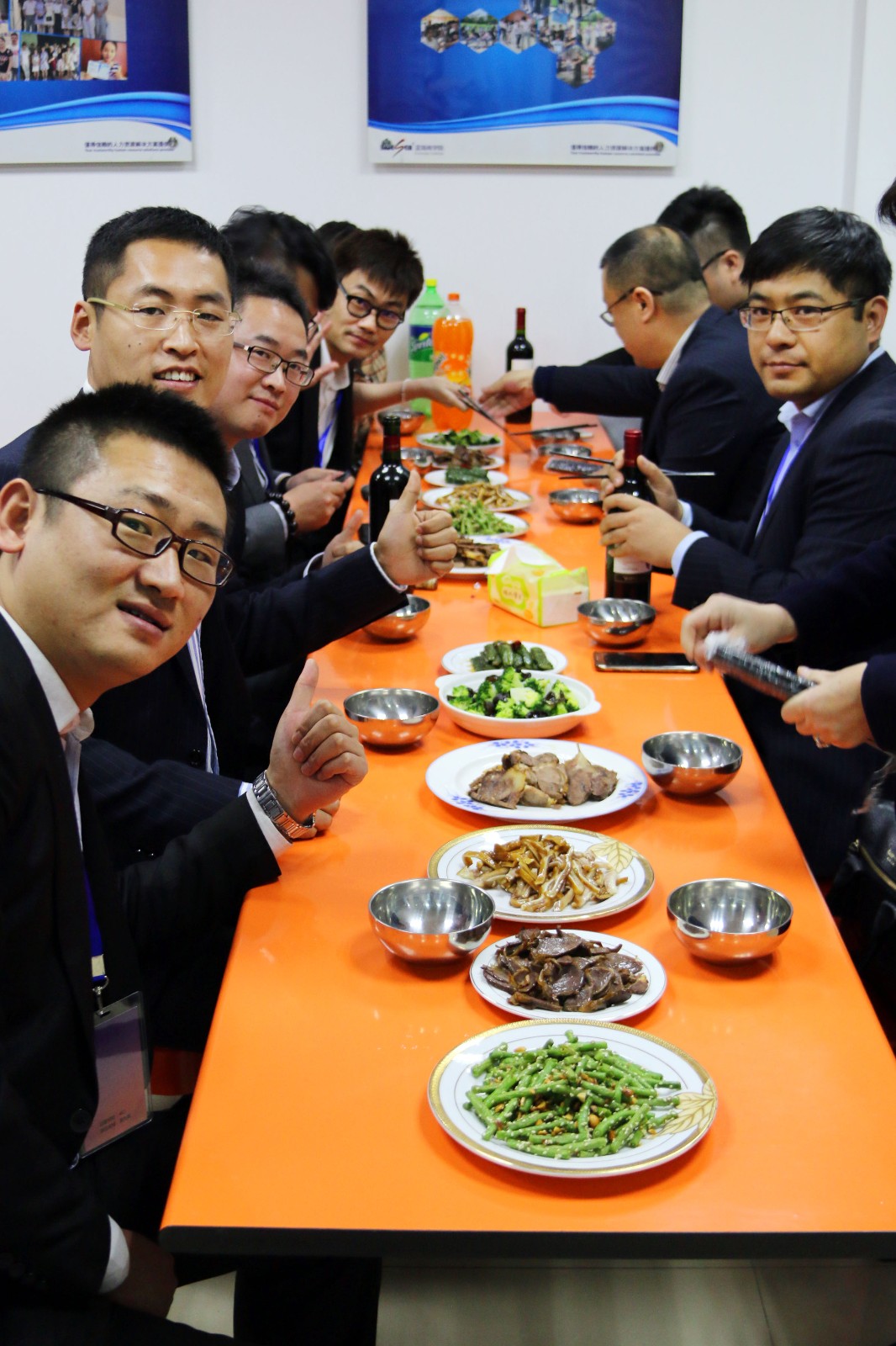 1487580949127266.jpg 等开饭.JPG